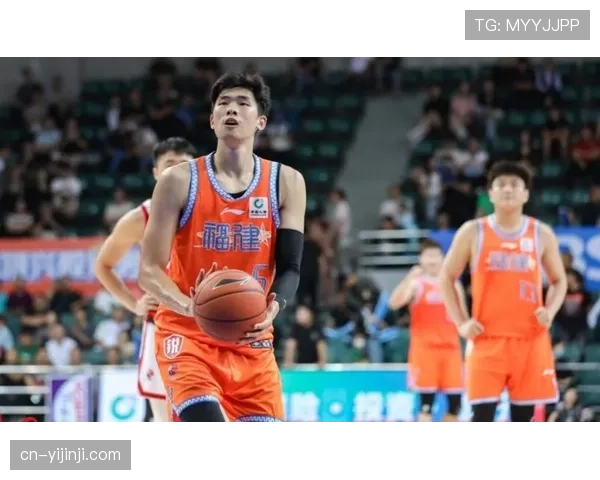 福建队三分雨击溃四川 邹阳外线火力全开